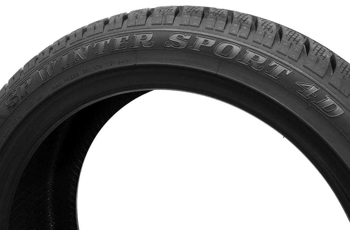 Dunlop  SP WINTER SPORT 4D 235/45 R17
