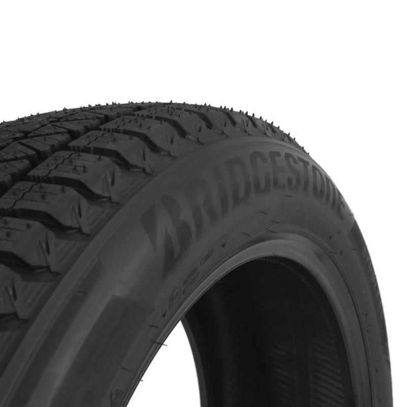Bridgestone  BLIZZAK DM-V3 215/70 R15