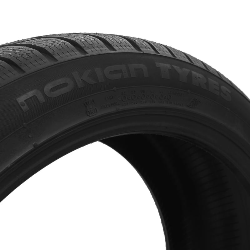Nokian  WR SNOWPROOF P 245/45 R17