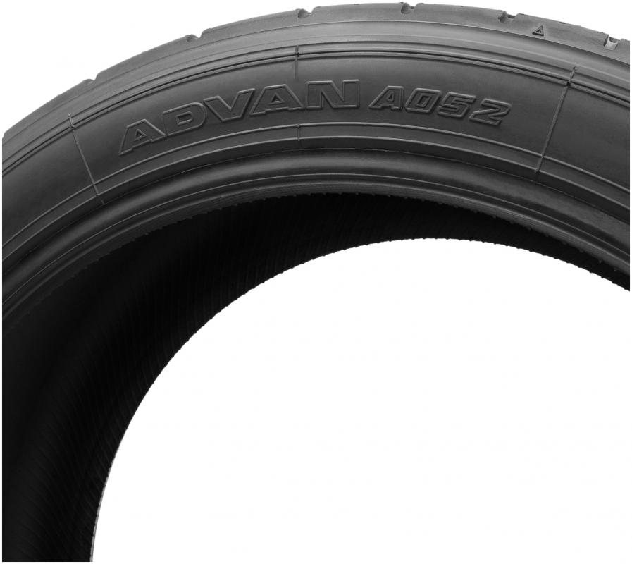 Yokohama  ADVAN A052 235/40 R19