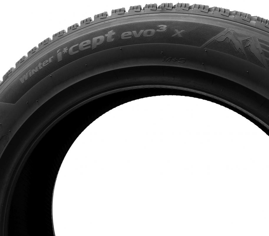 Hankook  WINTER I*CEPT EVO3 X W330A 235/55 R17