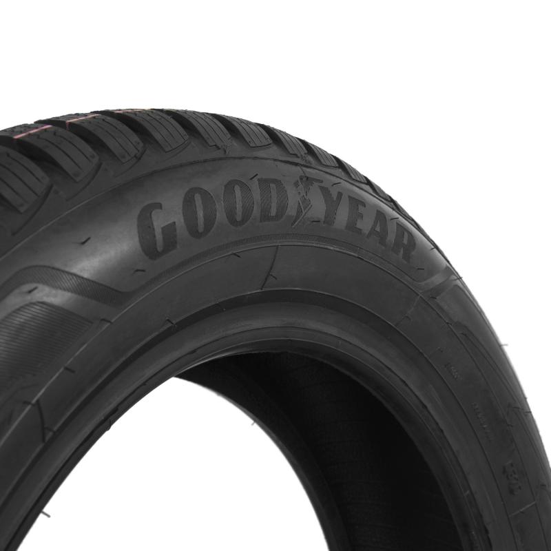 Goodyear  ULTRA GRIP 9 + 205/65 R15