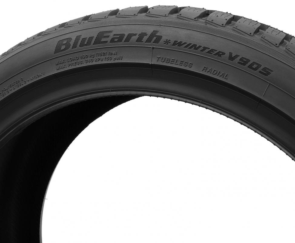 Yokohama  BluEarth Winter V905 215/55 R16